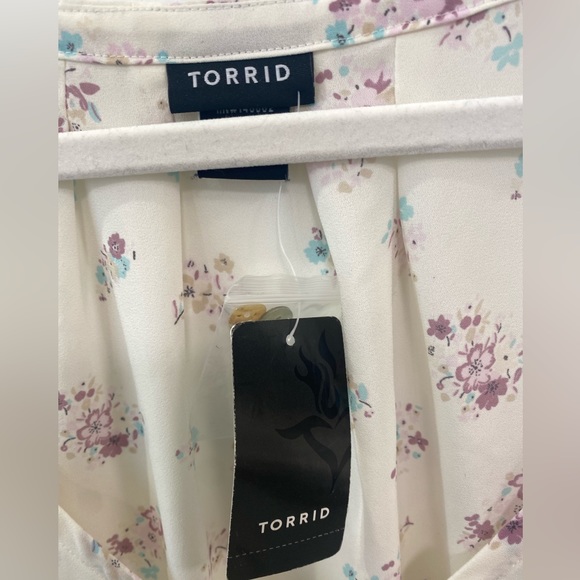 Torrid plus size blouse Item#3 - Picture 5 of 6